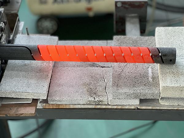 1625°C Scr Type Sic Silicon Carbide Heating Elements For Sic Muffle Plant 13